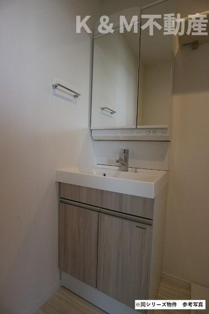 洗面設備　広い洗面スペース