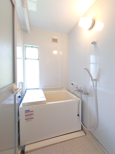 バス・シャワールーム　写真は反転のお部屋のものです