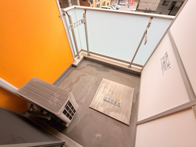 バルコニー　お洗濯物もいっぱい干せますね。