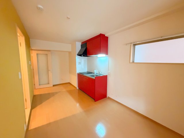 居室・リビング　シンプルなデザインのリビングは家具が置きやすいです。