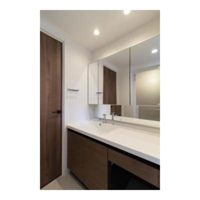 洗面設備　※写真は同タイプ住戸です。