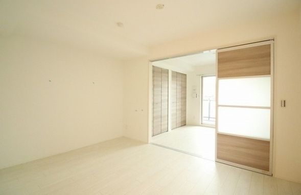 居室・リビング　☆明るい居間☆