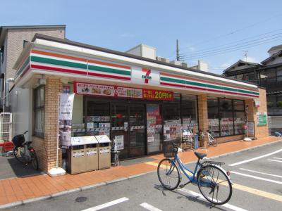 コンビニ　セブンイレブン 大阪万代5丁目店（コンビニ）まで217m