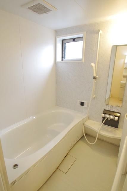 バス・シャワールーム　★窓があるバスルーム★