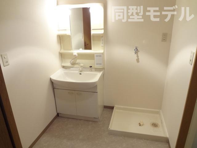 洗面設備　※同型モデル（現況優先）