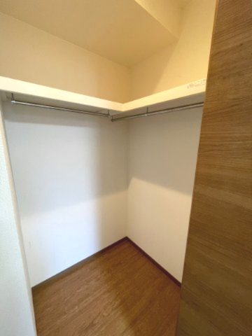 収納　クリーニング前のお写真となります