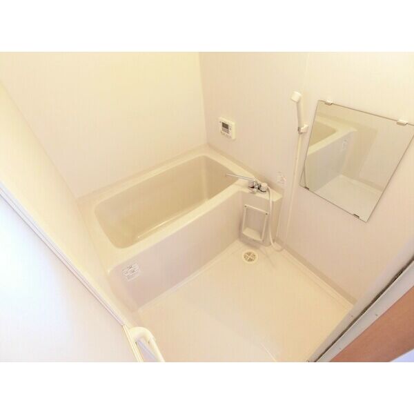 バス・シャワールーム　追い焚き付きのお風呂です！経済的です！