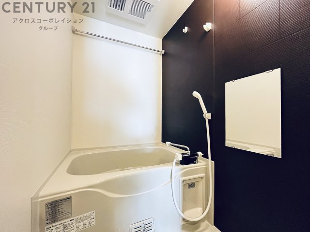 バス・シャワールーム　便利な浴室乾燥機付き♪