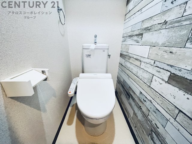 トイレ　温水洗浄便座付きのトイレです♪