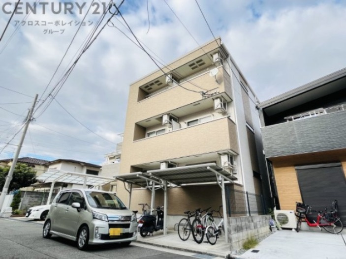 建物外観　オートロック、防犯カメラ、モニタ付きインターホンついてます♪