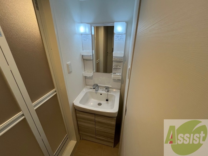 洗面設備　朝の身支度に欠かせない独立洗面台もございます！