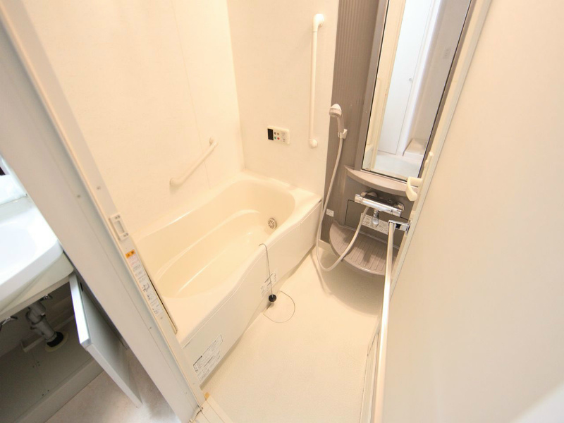 バス・シャワールーム　追い焚き　浴室暖房乾燥機付　24時間換気機能付バスルーム