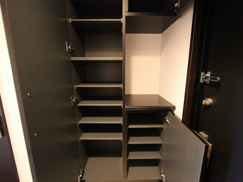 玄関　玄関　シューズボックス付（収納充実してます）