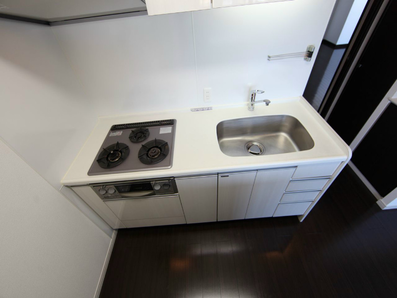 キッチン　システムキッチン（ガス3口・グリル付）