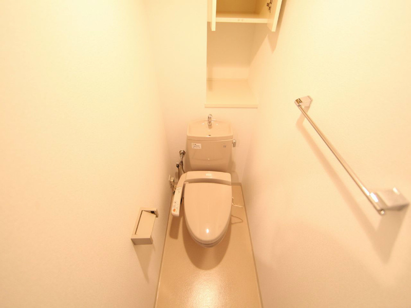 トイレ　温水洗浄暖房便座付トイレ