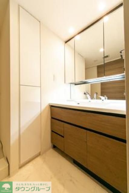 洗面設備　※写真は同タイプ住戸です。