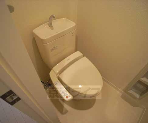 トイレ　ウォシュレット付きトイレです。