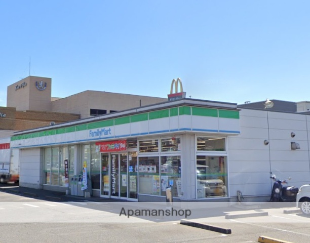 コンビニ　ファミリーマート（コンビニ）まで179m