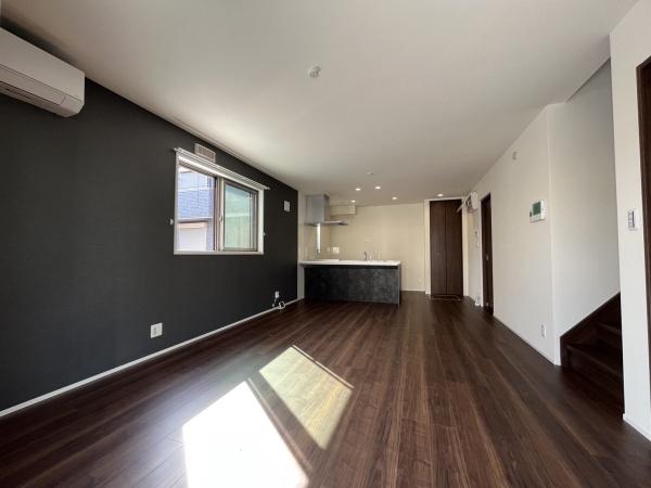 居室・リビング　明るいリビングダイニング！