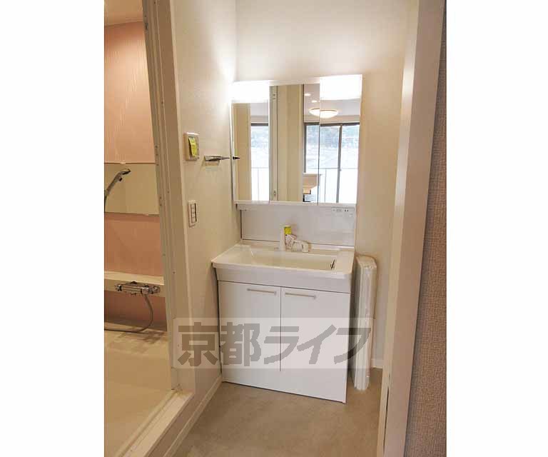 洗面設備　嬉しい独立洗面台