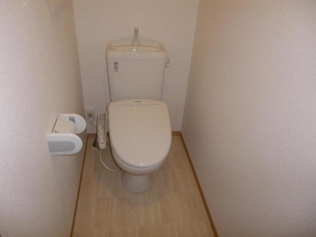 トイレ　温水洗浄便座