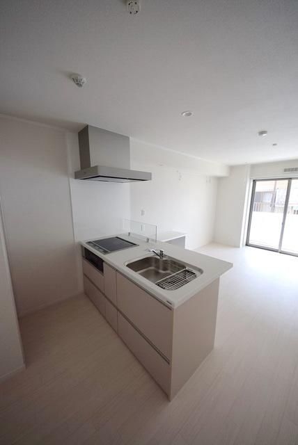 キッチン　ＩＨ3口☆