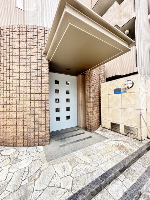 エントランス　オートロック付きのオシャレなエントランスです♪♪