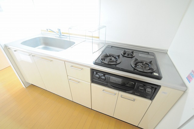 キッチン　※別部屋参考写真