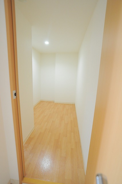 その他設備　※別部屋参考写真　玄関収納2.6帖♪