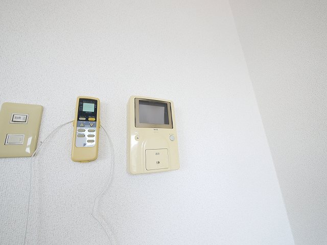 セキュリティ　モニター付きインターホン