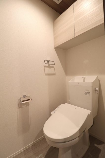 トイレ　温水洗浄暖房便座