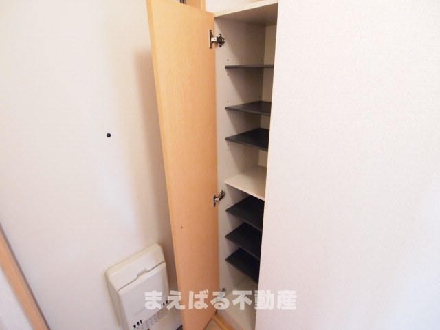 玄関　シューズボックス