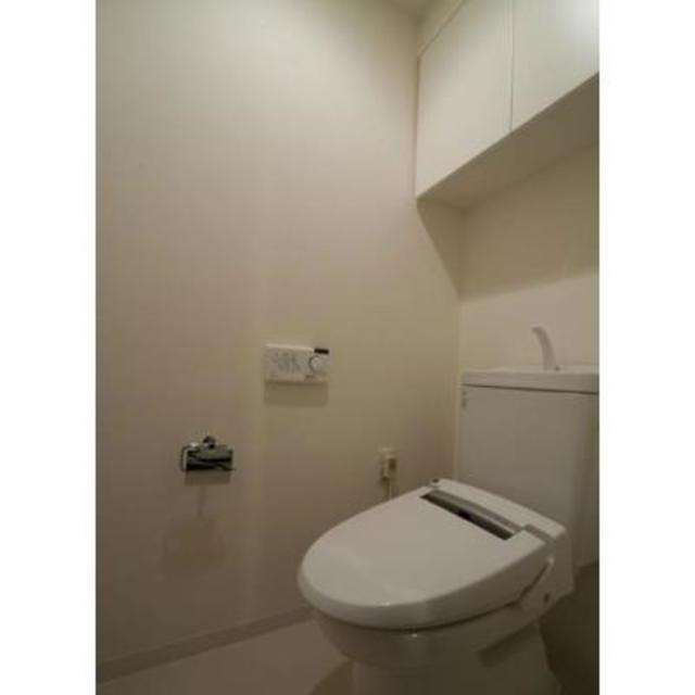 トイレ　※写真は同タイプ住戸です。