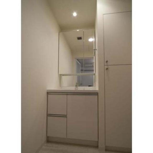 洗面設備　※写真は同タイプ住戸です。