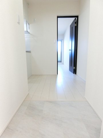 玄関　詳細は、RISUMO江坂本店→06-6155-7137まで♪