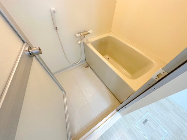 バス・シャワールーム　ゆったりと入るなら、お風呂とトイレとは別々が嬉しいですよね。