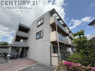 建物外観　敷地内に駐輪場があります♪