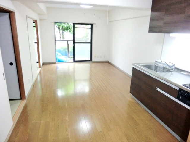 居室・リビング　南向きのリビングです！