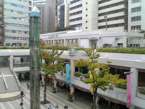 飲食店　コムズガーデン（飲食店）まで837m