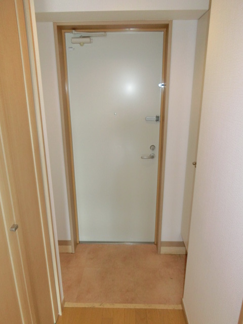 玄関　大きめのシューズボックス付き