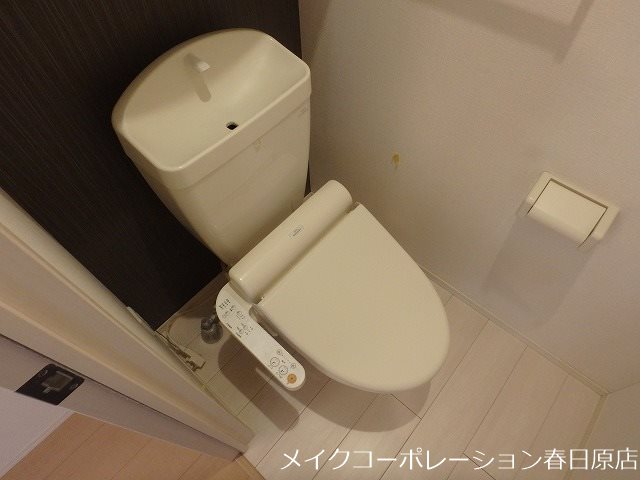 トイレ　写真は同型タイプ