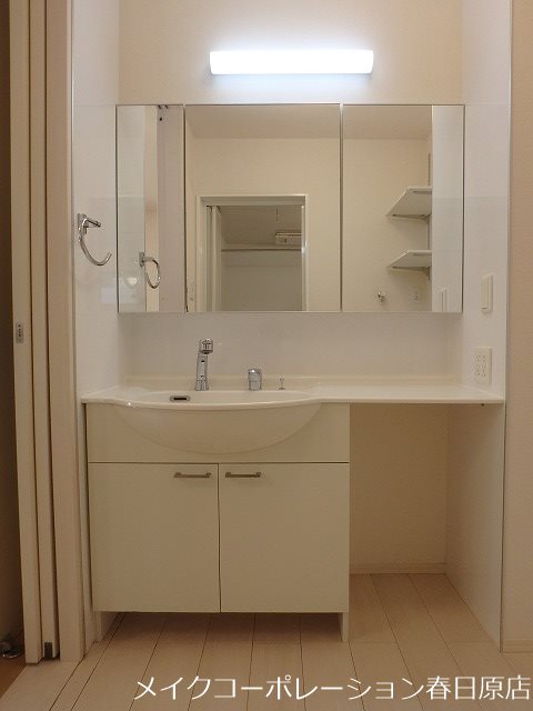 洗面設備　写真は同型タイプ