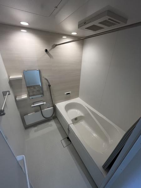 バス・シャワールーム　広々1坪タイプのバスルーム