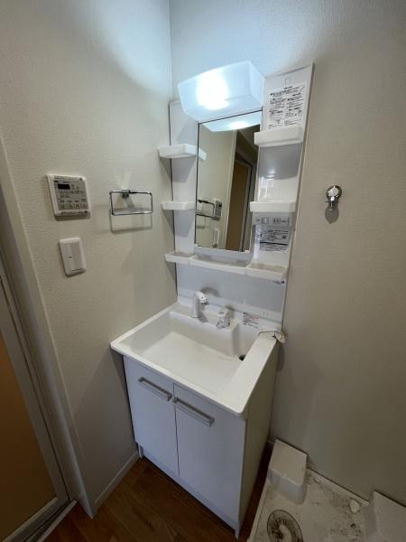 洗面設備　便利なシャンプードレッサー付き