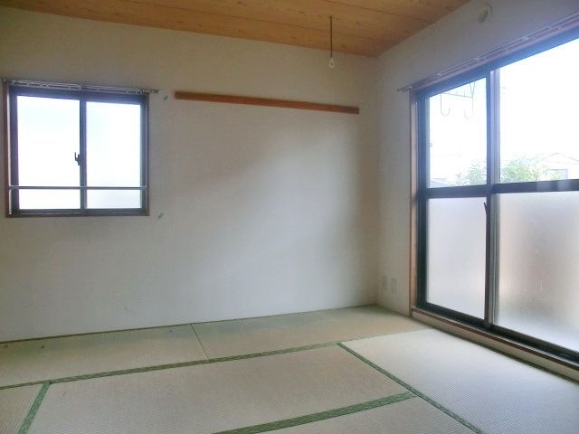 その他部屋・スペース　明るい２面採光の和室