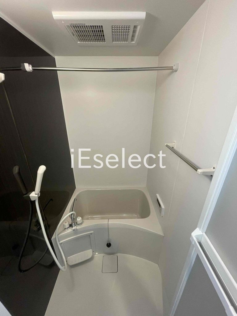 バス・シャワールーム　雨の日に便利な浴室乾燥機