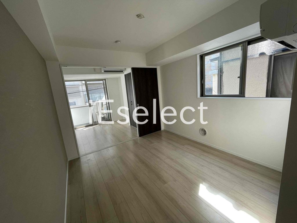 居室・リビング　家具家電置いてもゆったり過ごせます