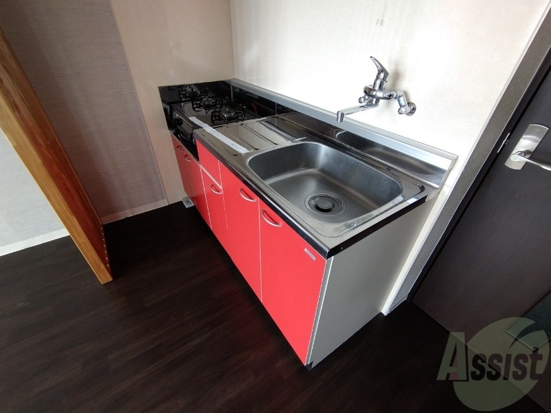 キッチン　シンプルなキッチンです。ガスコンロも設置できる仕様です。