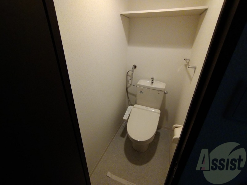 トイレ　ウォシュレット機能がついたトイレです。安心して使用できます。