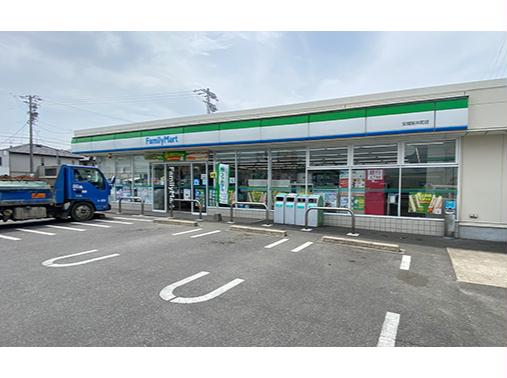 コンビニ　ファミリーマート安城桜井町店（コンビニ）まで242m